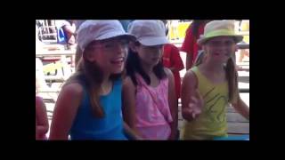 Stefanie Scott with her small fans!!