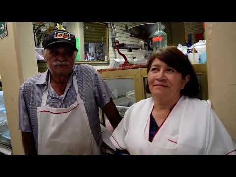 LA SEÑORA LARA, LOCATARIA DEL MERCADO TORRES EN TLALPAN, HA LABORADO AHÍ DESDE HACE ¡MÁS DE 38 AÑOS!