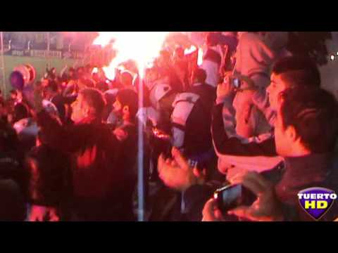 "Defensor Peñarol - Solo Recibimiento - Estadio Franzini" Barra: La Banda Marley &bull; Club: Defensor