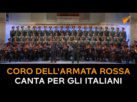Coro dell'Armata Rossa suona per gli italiani che combattono il Covid-19