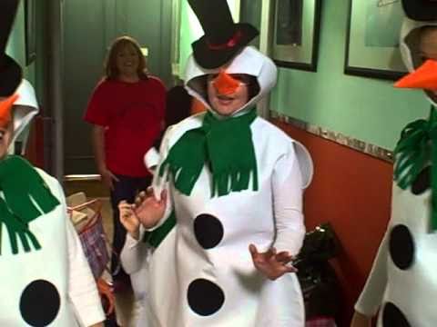 Singing Hands: It's a Christmas Cracker Filming 2