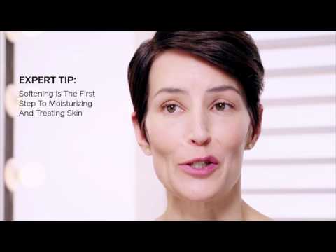 Shiseido Future Solution Lx Extra Rich Cleansing Foam valomosios veido putos, 125 ml video
