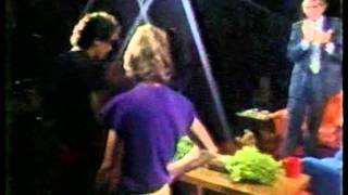 WTD Tomorrow show with Tom Snyder 1981 - DEVADIP CARLOS SANTANA (2) - American Gypsy & Interview