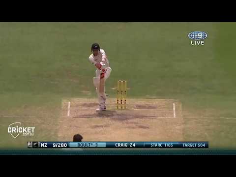 Trent Boult invents new shot (FBD) Vs Mitchell Starc