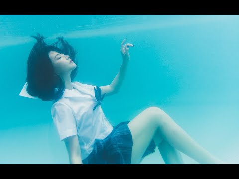 【在酒店泳池拍摄水下制服JK小姐姐】