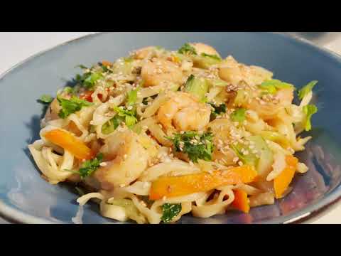 🇮🇩🇨🇳MY BAMI GORENG with SHRIMPS and PAK CHOI SIMILAR TO CHOW MEIN RECIPE -👩🏻🍳iCookiTravel
