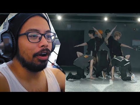 Professional Dancer Reacts to Stray Kids"神메뉴(God's Menu)" Dance Practice