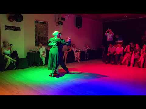 Argentine tango: "Los Villagras" Claudio & Elena - Derrotado