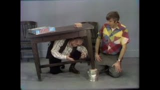 Classic Sesame Street - Wally and Ralph: Table and Brick