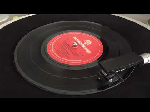 Super Golden Chimes with Clarence Wijewardena: Malaniye