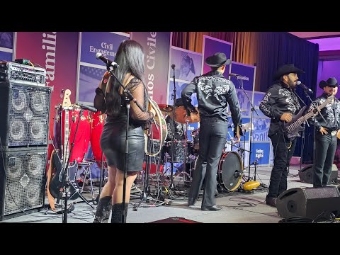 cumbia morena ( Jennifer Degollado En El Acordeón ) GRUPO CONTROL