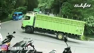 preview picture of video 'Truck hino jember bergoyang@sitinjau lauik'