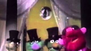 Sesame Street - Fur! - Three Language Mix