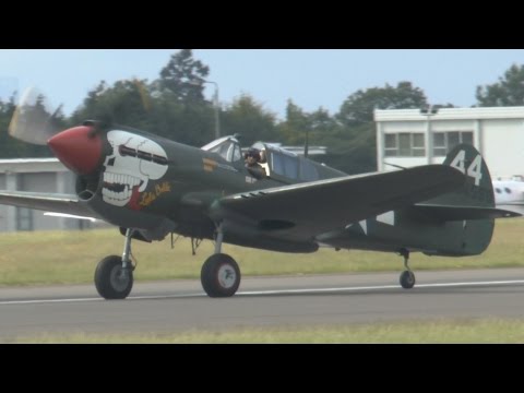 Biggin Hill FESTIVAL OF FLIGHT 2015: Fast P40 aerobatics