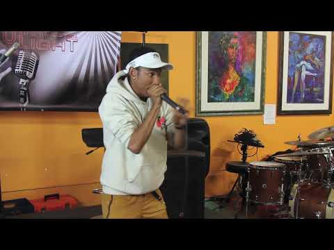 YOU A MIC AND A LIGHT PRESENTS GEOMETRICKFX