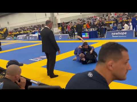 Master 3 blue belt middle weight, IBJJF Worlds. 2nd match