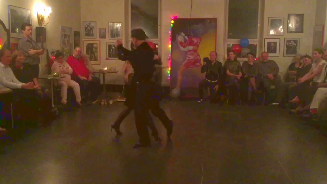 Ezequiel Paludi y Geraldin Rojas bailan un tango "Don Augustin Bardi" de O. Pugliese