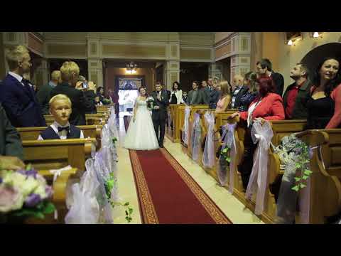 Nevěsta zpívá ženichovi