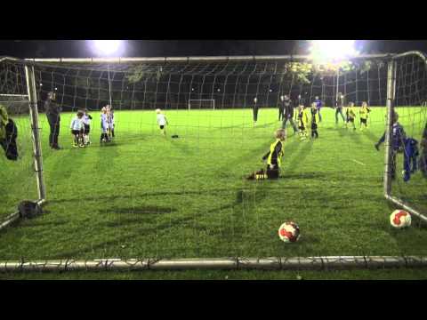 Veerse Boys F1   vs   F4   3-2   (de kannibalen)  17 oktober 2012