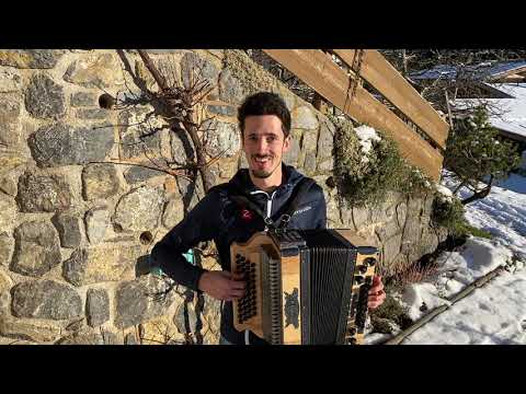 Harmonika Üben in der Natur  ☀🐝🌲🐞