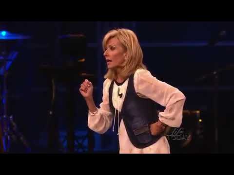 Beth Moore 9/2017 - To Hunger and Thirst for God, part 1