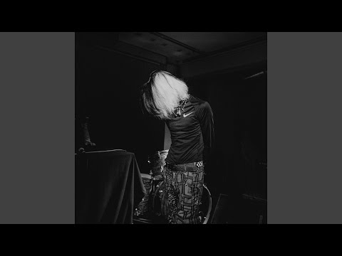 Du Fehlst in Der Crowd