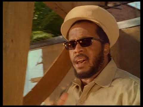 Ini Kamoze - Here Comes The Hotstepper (Official Music Video)
