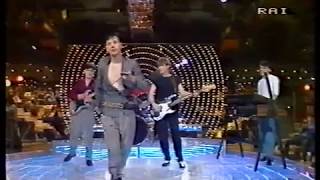 SIMPLE MINDS - NEW GOLD DREAM - DISCORING 13-03-1983