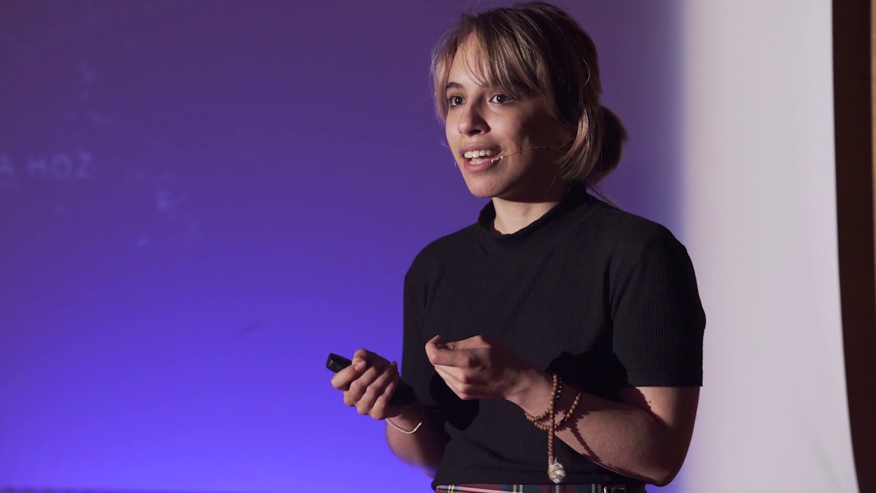 ¿Qué consecuencias tiene subir una foto a Internet? | PAULA DE LA HOZ | TEDxRealejo