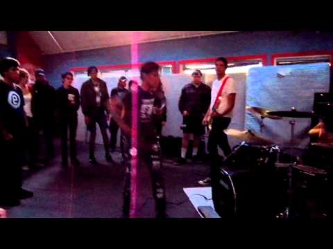 Peroxide Youth 7/16/12 clip 2/2