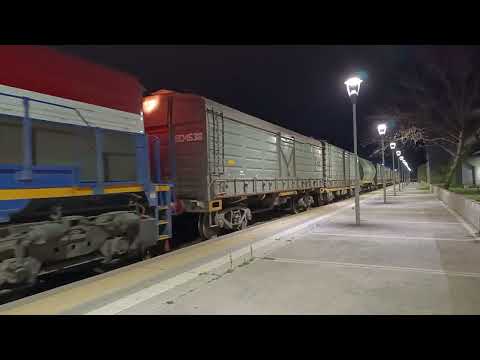 Gt- 22 (9100) con un Tren Vacío de N.C.A  a su paso por "Estación La banda" en plena madrugada 🚂🌃