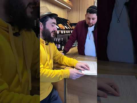 My brother sees the Hagada!