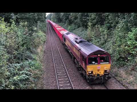 03/Oct/2019. Walks in the GMPTE ticket area.