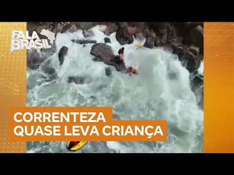 Criança é resgatada após ser arrastada por correnteza em Guarujá, litoral paulista