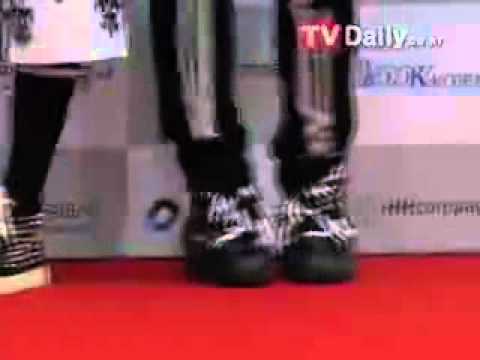 [VIDEO] 110813 TV Daily 2NE1 (Red Carpet) - Incheon Korean Music Wave