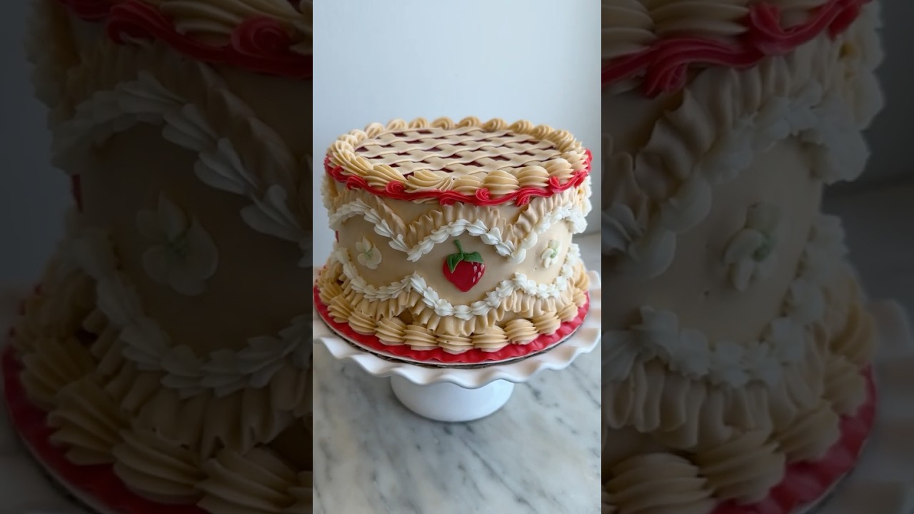I had to do a strawberry version of the pie cake trend 🍓 #cakedecorating #strawberrycake #baking