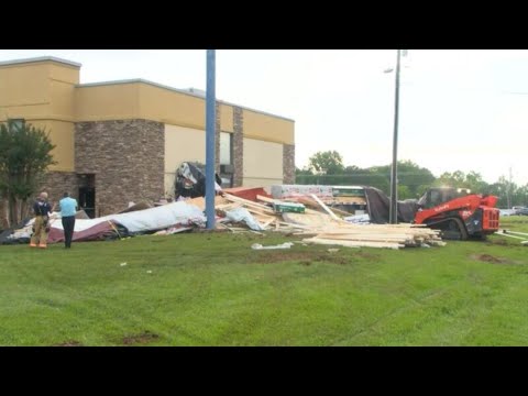 Tractor-trailer crashes into Cleveland County hotel