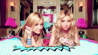 Slow Down - Aly &amp; AJ [Karaoke/Instrumental] *Lyrics in Description*