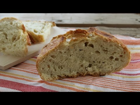 Pane senza impasto cotto in pentola