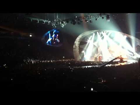 Queen, adam lambert - Show must go on, MTV EMA 2011