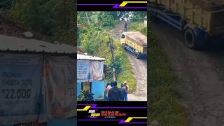 Download lagu On the incline the truck couldn't climb and almost fell off the road, but the driver was fine #sh... mp3 Download lagu On the incline the truck couldn't climb and almost fell off the road, but the driver was fine #sh... mp3
