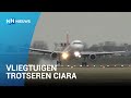 Compilatie: vliegtuigen trotseren storm Ciara op Schiphol