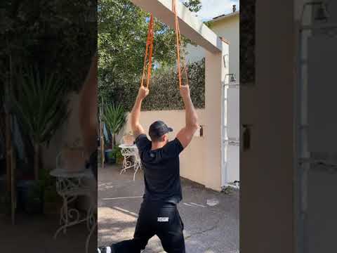 COMMENT SE MUSCLER ET SE RENFORCER LE DOS AVEC UN SIMPLE ÉLASTIQUE [5 exercices]