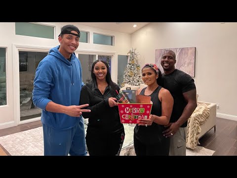 WE GIFTED OUR FRIENDS @TheJacksonsOfLA WITH A SURPRISE | VLOGMAS DAY 20