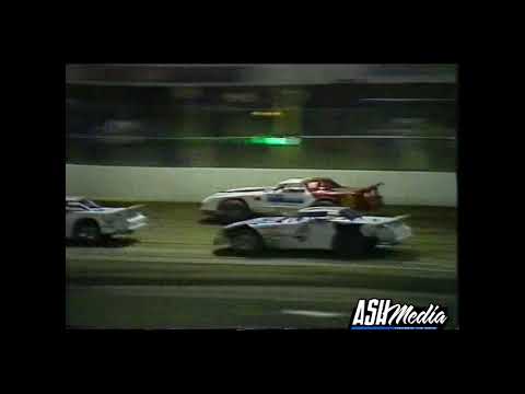 Super Sedans: Tempers Erupt in Test Match Heat 7 - Newcastle Motordrome [Classic]