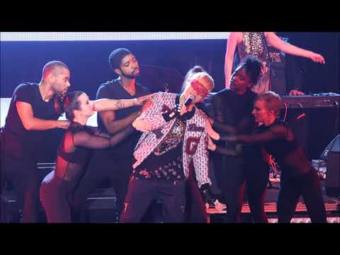 Bad Romance - Lady Gaga / Sweet Dreams - Eurythmics (Kenrick - I Want It All Tour)