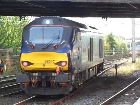 The Class 68 ‘UKLight’ Direct Rail Services (DRS) No.68017 'Hornet' was leaves at Carlisle.