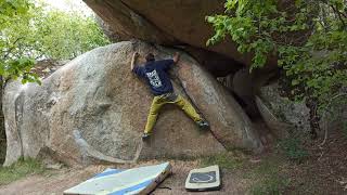 Video thumbnail of Problem 34 (Dolmens), 6a+. Targasonne