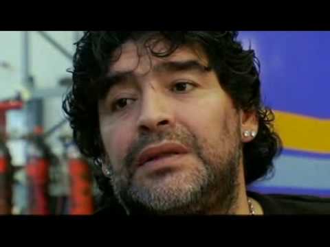 Manu Chao le canta a Maradona. (by kusturica)