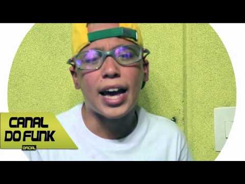 MC Pikachu - Fumando um Baseado (DJ 7B) part. MC Kitinho e MC 7Belo